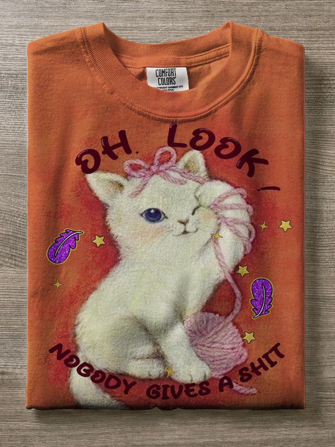 Oh Look Nobody Gives A Shit Cute Cat Print T-shirt